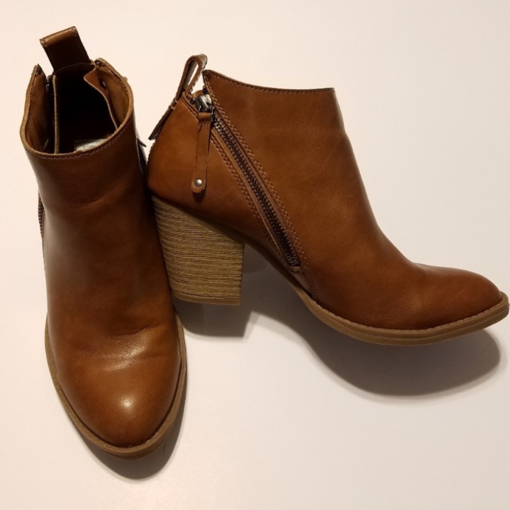 Dolce Vita booties